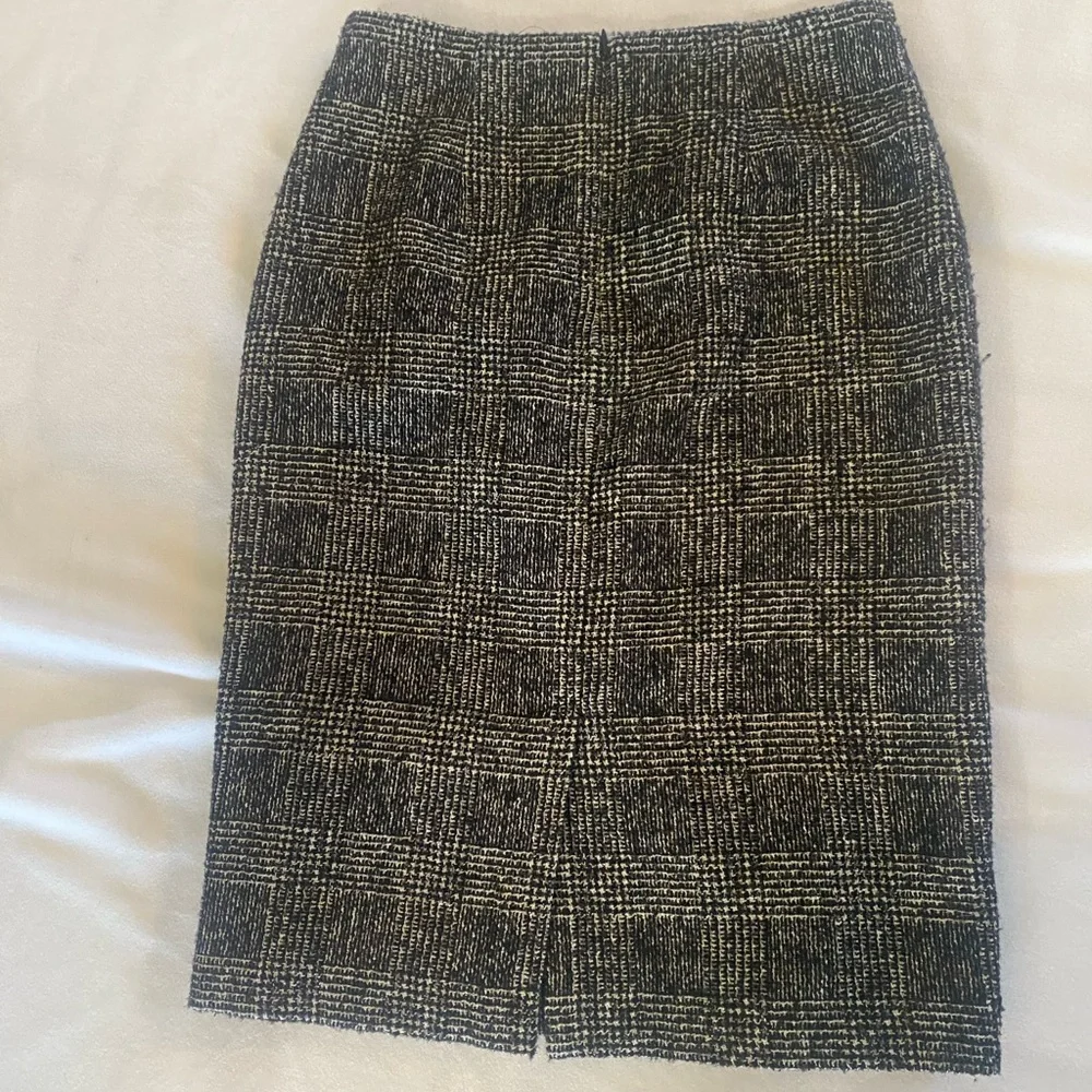 Talbots Tweed Wool Blend Knee Length Classic Pencil Skirt Size 10P 10 Petite Reg